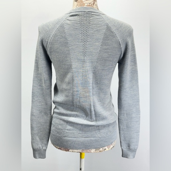 LULULEMON Athletica Light Gray Simply Wool ribbed sweater size 4 - Picture 9 of 15